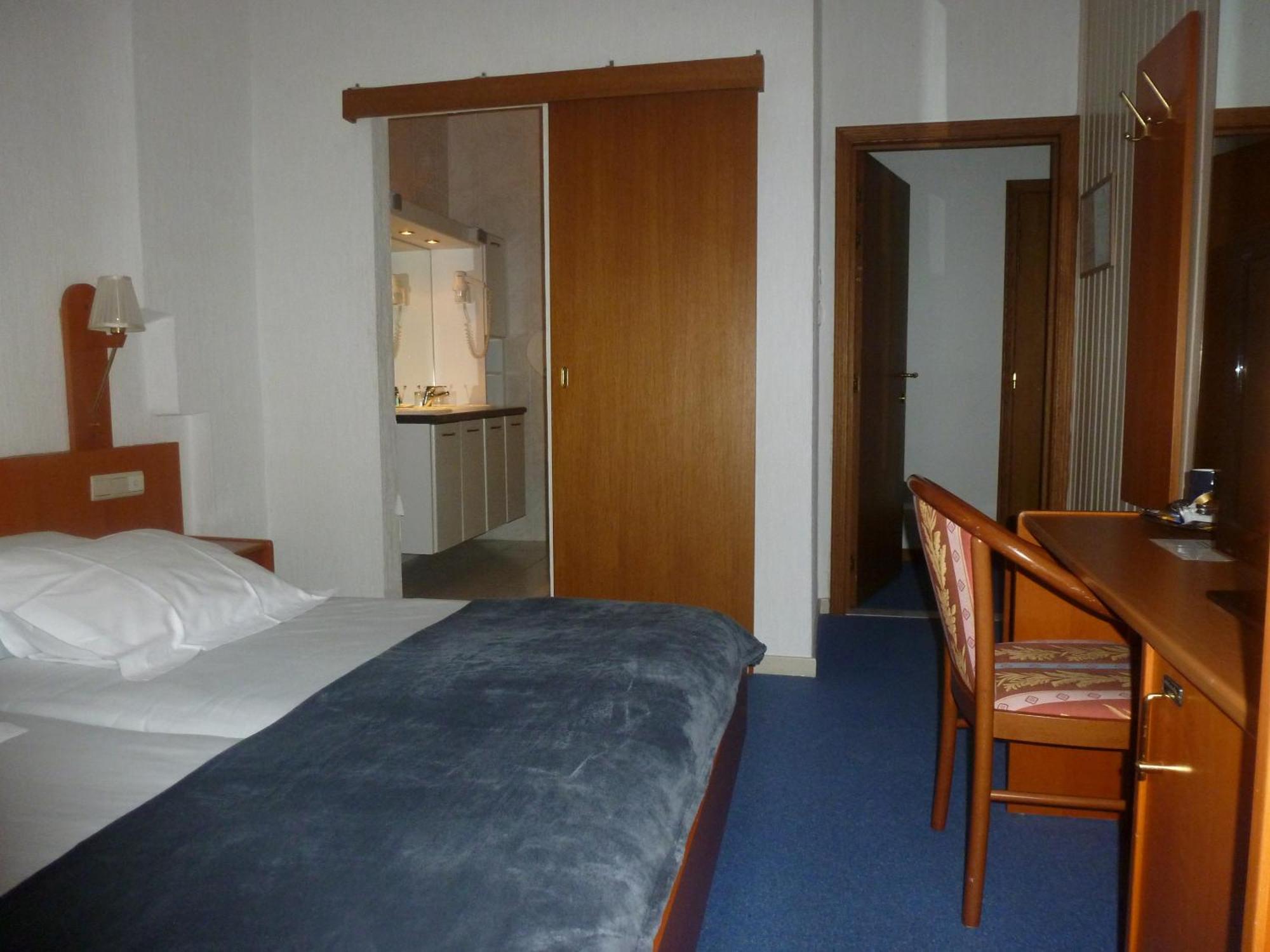 Hotel 'T Hert Genk Exterior photo