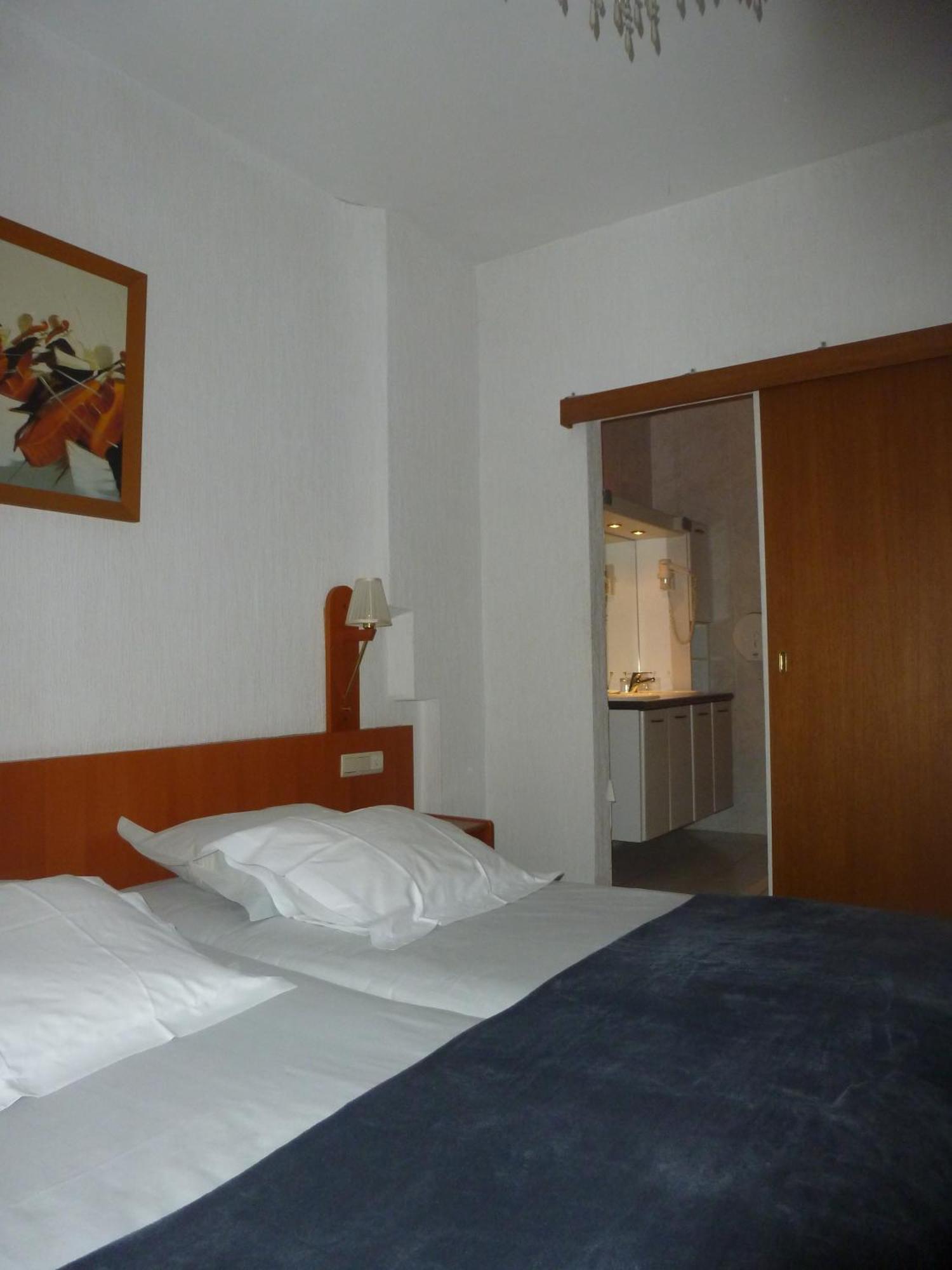 Hotel 'T Hert Genk Exterior photo